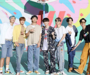 Đề cử Grammy 2021: BTS góp mặt 1 hạng mục và làm nên lịch sử, Taylor Swift quá xứng đáng, The Weeknd 'trắng tay' gây tranh cãi