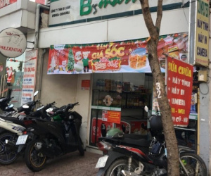 TP HCM: Cô gái bị cướp kéo lê trên đường