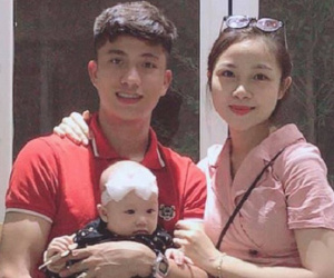 Văn Đức lên đồ đi chơi nhưng bị vợ bắt 'lột sạch' vì lý do hài hước: Em không còn gì để mặc