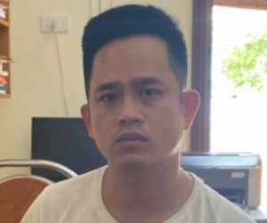 Khởi tố đối tượng mang vũ khí tự chế, tông vào xe CSGT