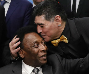 Các siêu sao thế giới tiếc thương huyền thoại Maradona: Vua bóng đá Pele hẹn chơi bóng cùng 'Cậu bé vàng' trên thiên đàng