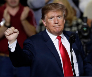 Donald Trump tuyên bố người Mỹ sẽ được tiêm vắc-xin COVID-19 từ tuần sau