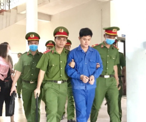 Lời khẩn cầu của nữ điều dưỡng trong vụ cựu bác sĩ da liễu bị tố hiếp dâm