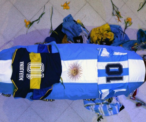 Y tá khai báo sai về cái chết của Maradona