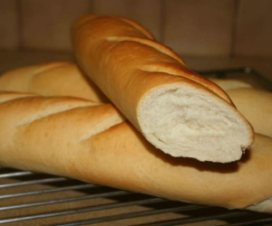 Giải mã tin đồn thói quen ăn sáng bằng bánh mì có thể gây ung thư vú: Nghe chuyên gia phân tích, bạn sẽ phải thay đổi thói quen sống gấp