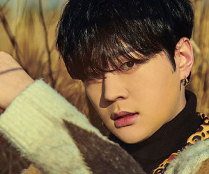 Nam thần tượng Kpop mắc Covid-19 đã tiếp xúc hàng chục nghệ sĩ