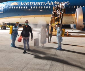 Dừng bay quốc tế sau khi tiếp viên vi phạm quy định cách ly phòng Covid-19