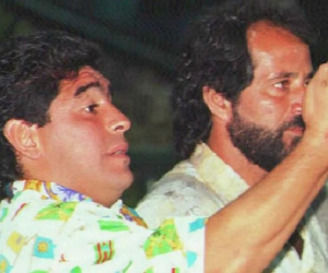 Bạn thân tiết lộ quá trình nghiện ngập của Maradona