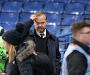 Ed Woodward gián tiếp khẳng định MU sẽ không mua sắm ở chợ Đông