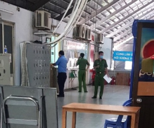 Trưởng ban quản lý chợ Kim Biên bị nam bảo vệ đâm tử vong