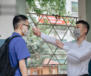 TP.HCM: Hạn chế các hoạt động tập trung đông người, bắt buộc đeo khẩu trang ngoài lớp học