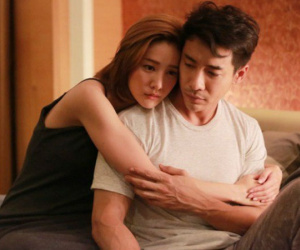 Định ly hôn cô vợ liệt nửa người vì áp lực từ bố mẹ nhưng vợ xin "một đêm cuối" mà sáng ra anh chồng nghẹn ngào xin lỗi và lập tức xé đơn