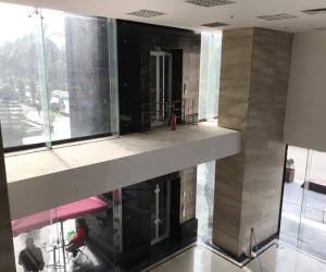 Vụ người đàn ông rơi từ tầng 2 thang máy chung cư xuống đất ở Hà Nội: 'Thang do chủ đầu tư lắp đặt thêm, sai thiết kế và vận hành chui'