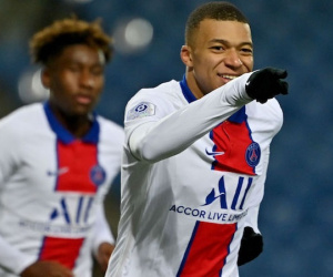 Mbappe ghi bàn thứ 100 cho PSG