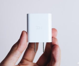Trên tay củ sạc Xiaomi 20W dành cho iPhone: Giá 130.000 đồng, sạc nhanh như củ sạc Apple