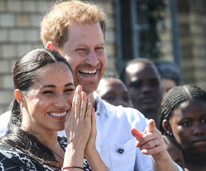 Đúng ngày vợ chồng Công nương Kate khởi hành chuyến đi đặc biệt, nhà Meghan Markle tung ra thông tin mới, ngầm tuyên bố 'cạnh tranh' với Nữ hoàng Anh