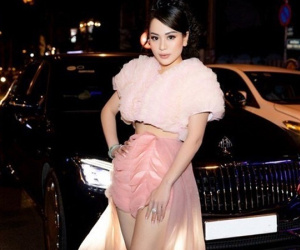 Bóc giá xế hộp 'sơn nữ bolero' con nuôi Hoài Linh lái đi dự sự kiện