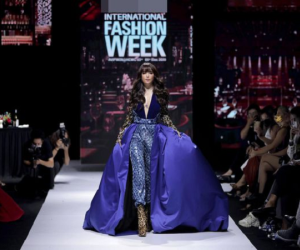 'Chị đại' Trương Ngọc Ánh bất ngờ trở lại sàn catwalk 'chặt đẹp' đàn em