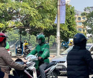 Xe ôm công nghệ liên tục tăng giá, xe cỏ đầu ngõ được thời