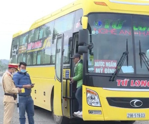 Thanh Hóa tạm dừng hoạt động tập trung đông người không cần thiết từ 15/12