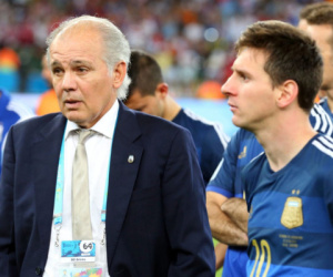 HLV dẫn dắt Argentina vào Chung kết World Cup 2014 qua đời ở tuổi 66