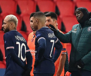 Biến căng: Trận đấu của PSG bị hoãn giữa chừng vì trọng tài phân biệt chủng tộc