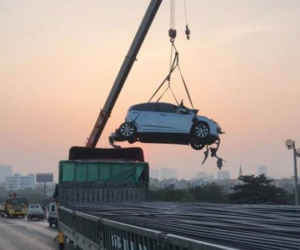 Tai nạn liên hoàn 5 ô tô trên cầu Thanh Trì, giao thông ùn tắc hơn 10km