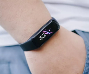 Chi tiết Galaxy Fit2: Smartband đáng mua trong phân khúc dưới 1 triệu đồng