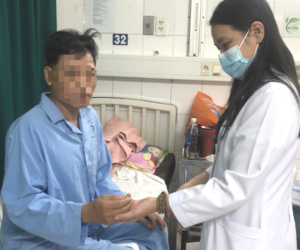 Cứu sống hành khách ở sân bay Tân Sơn Nhất đột quỵ trong lúc chờ lên máy bay