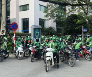 Ai thiệt, ai lợi khi Grab tăng giá cước?