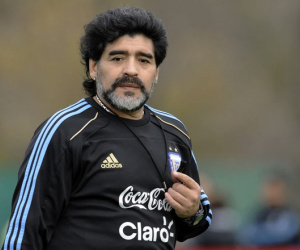 16 người tranh khối tài sản của Maradona