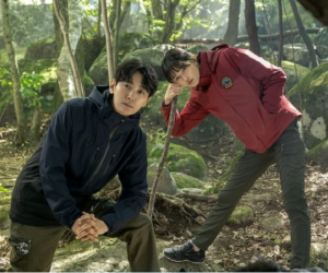 'Mợ chảnh' Jeon Ji Hyun - Joo Ji Hoon tung ảnh đẹp đôi trong phim mới