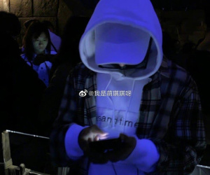 Sự việc rúng động loạt fandom: Mỹ nam Cbiz bị bạn gái tung ảnh hẹn hò, kể chi tiết từng tắm chung, ngủ với nhau