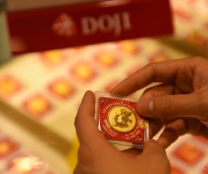 Giá vàng hôm nay 12/12: USD chờ trợ lực, vàng được đà tăng