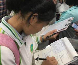 Cha mẹ ép học đến mức tiêm thuốc, cô bé 9 tuổi để lại lời nhắn: 'Mẹ ơi, con lên trời rồi. Ở đây mệt quá!'
