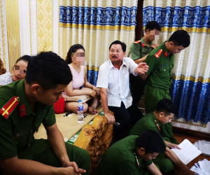 Thông tin mới nhất vụ cha con chủ biệt thự dát vàng bị bắt ở Bà Rịa - Vũng Tàu