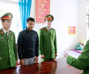 Cãi nhau với mẹ, nam thanh niên đốt chuồng gia súc của gia đình