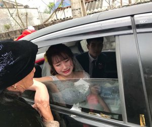 Tại sao mẹ cô dâu kiêng không được đưa con gái về nhà chồng?
