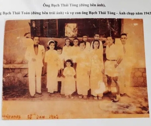 Đám cưới đình đám bậc nhất của con trai tỷ phú lừng danh đất Hải Phòng: Ăn hỏi 20 tráp lễ, máy bay rải thiệp mời trên phố, ai bắt được thiệp thì đi ăn cưới!