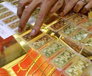 Vàng trong nước lại đắt hơn vàng thế giới gần 4 triệu đồng/lượng