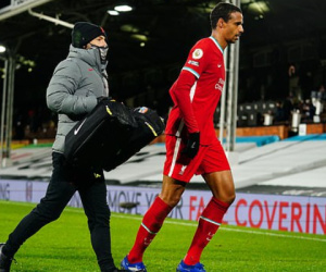 Joel Matip chấn thương, Liverpool không còn trung vệ trước trận đại chiến với Tottenham