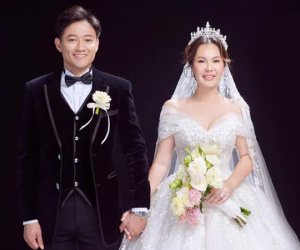 Hé lộ ảnh cưới của Quý Bình với vợ là 'nữ tướng' quyền lực của giới bất động sản siêu giàu