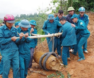 Quả bom 340 kg còn nguyên kíp nổ