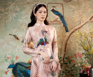 Tình cũ Cường Đôla lấy lại phong độ nhan sắc trong bộ ảnh diện áo dài Tết