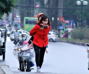Học sinh Hà Nội không phải đến trường quá sớm trong những ngày rét đậm