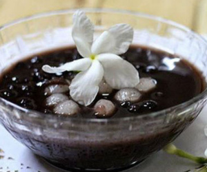 2 thời điểm vàng uống nước đậu đen giúp phụ nữ 'hồi xuân' nhưng khi uống cần ghi nhớ 4 điều cấm kỵ kẻo mang thêm bệnh