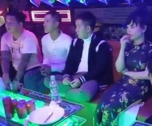 16 nam, nữ thanh niên 'phê' ma túy trong phòng karaoke