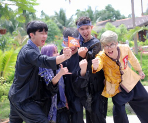 Bùi Anh Tuấn 'quậy' thả ga, lấm lem sình bùn bắt cá cùng nhóm bạn trẻ tại Cần Thơ