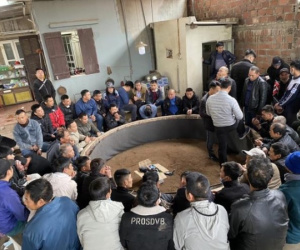 Hàng trăm cảnh sát bao vây sới gà trong nhà ông lão 70 tuổi