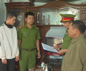 Đâm chết người vì chiếc điện thoại ở tiệm cầm đồ